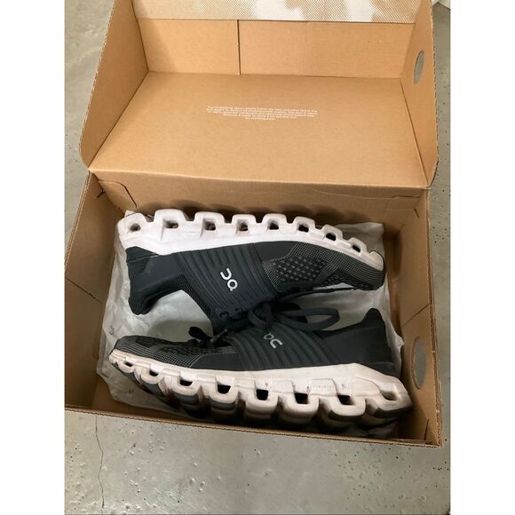 On Cloudswift Running Shoes - Picture 2 of 6